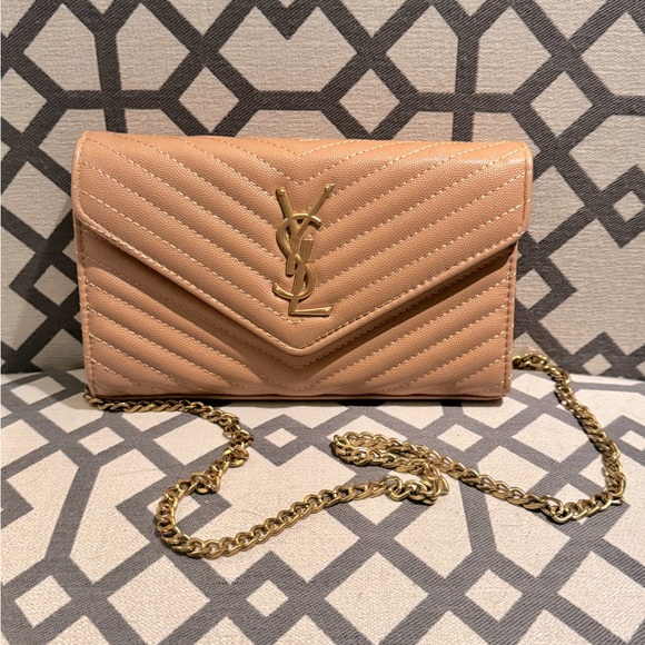 YSL Wallet on Chain - Picture 1 of 3